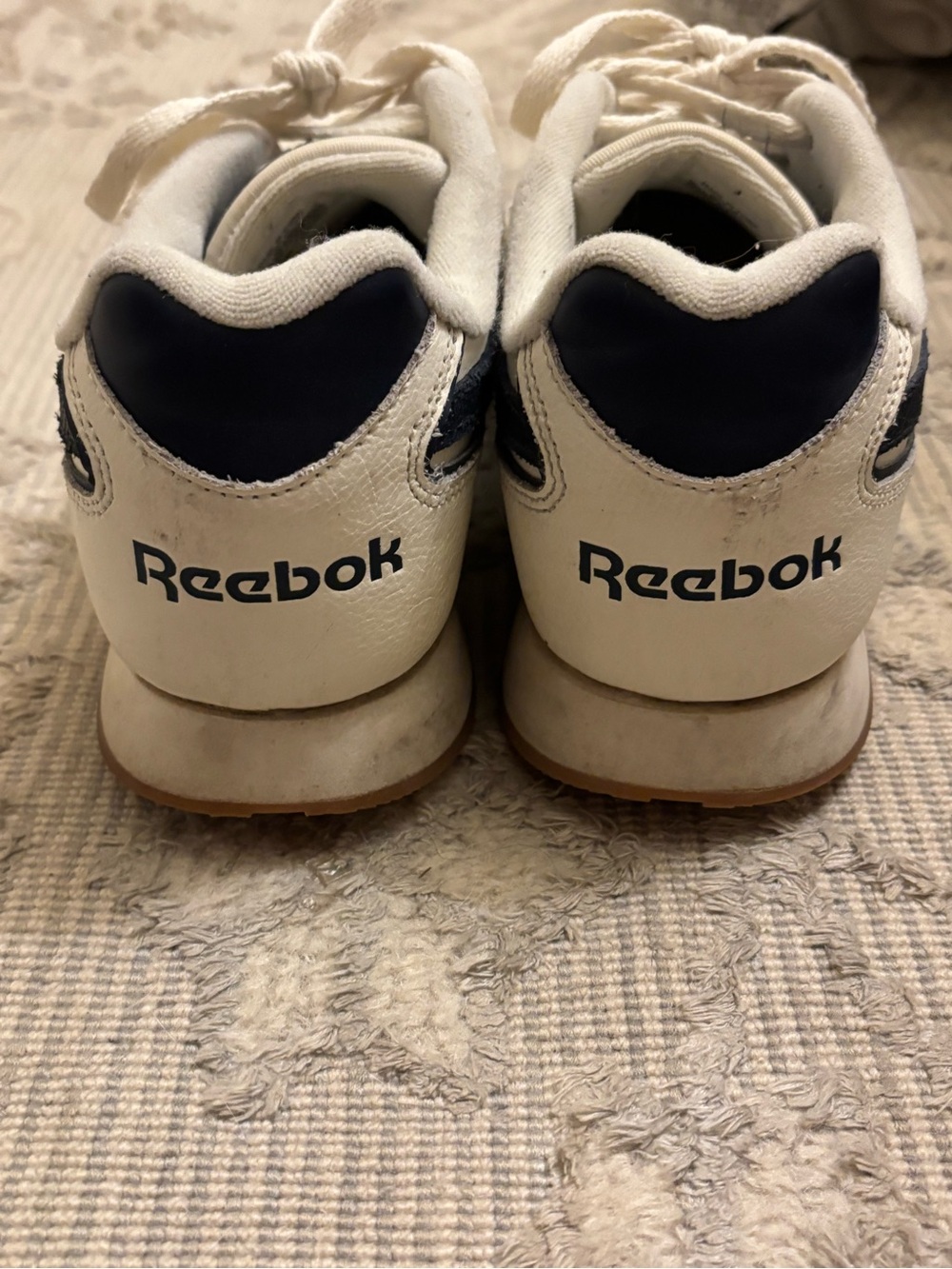 Reebok Men’s White & Navy Retro Runner Sneakers - Picture 5 of 8